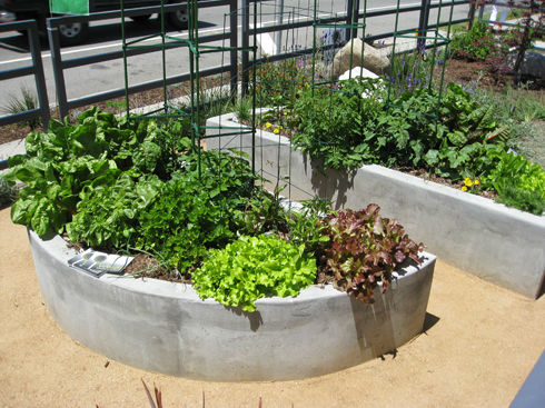 half_circleplanters