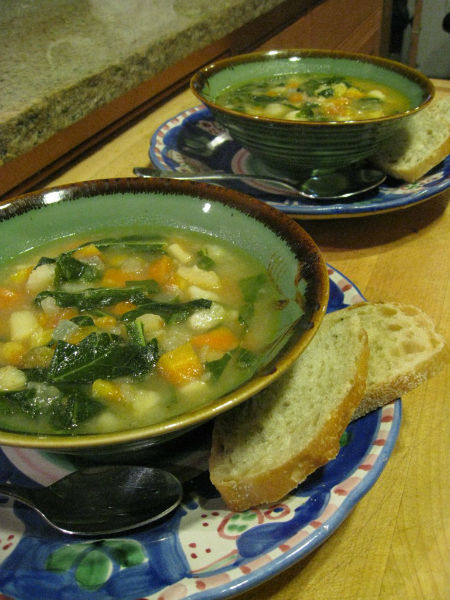 Finished chowder, served with rosemary olive oil bread.